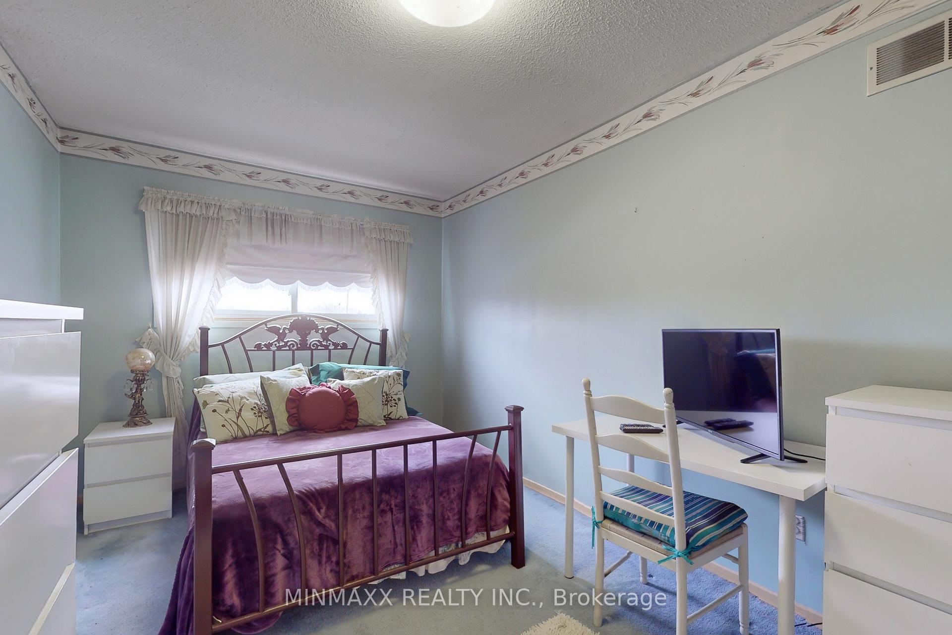 Photo 24 of 84 Timbers Circle, Markham, Milliken Mills East — HOMEH
