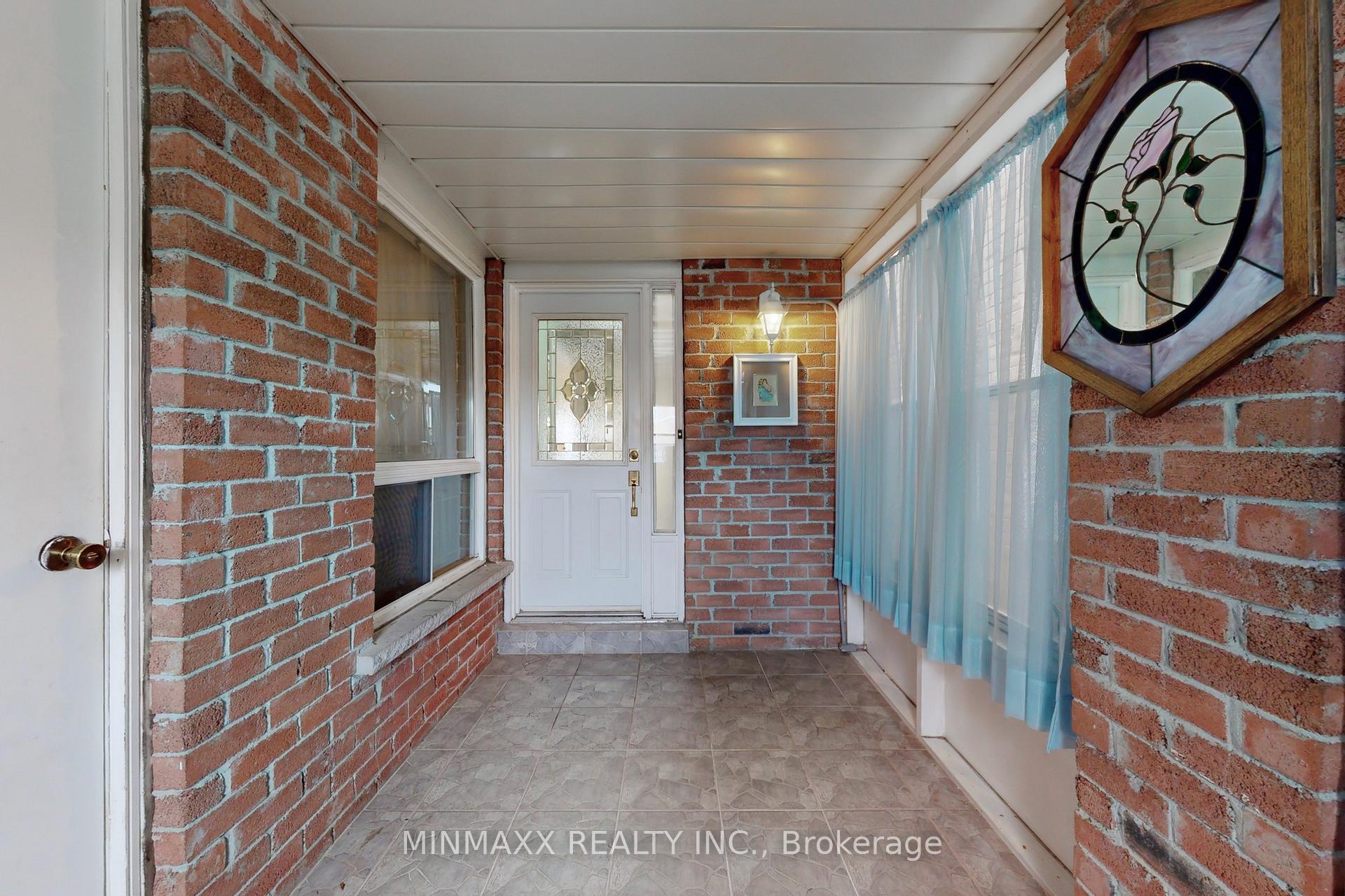 Photo 32 of 84 Timbers Circle, Markham, Milliken Mills East — HOMEH