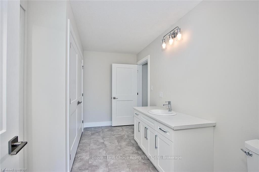 Photo 17 of 225B Thames Avenue, West Perth, Mitchell — HOMEH