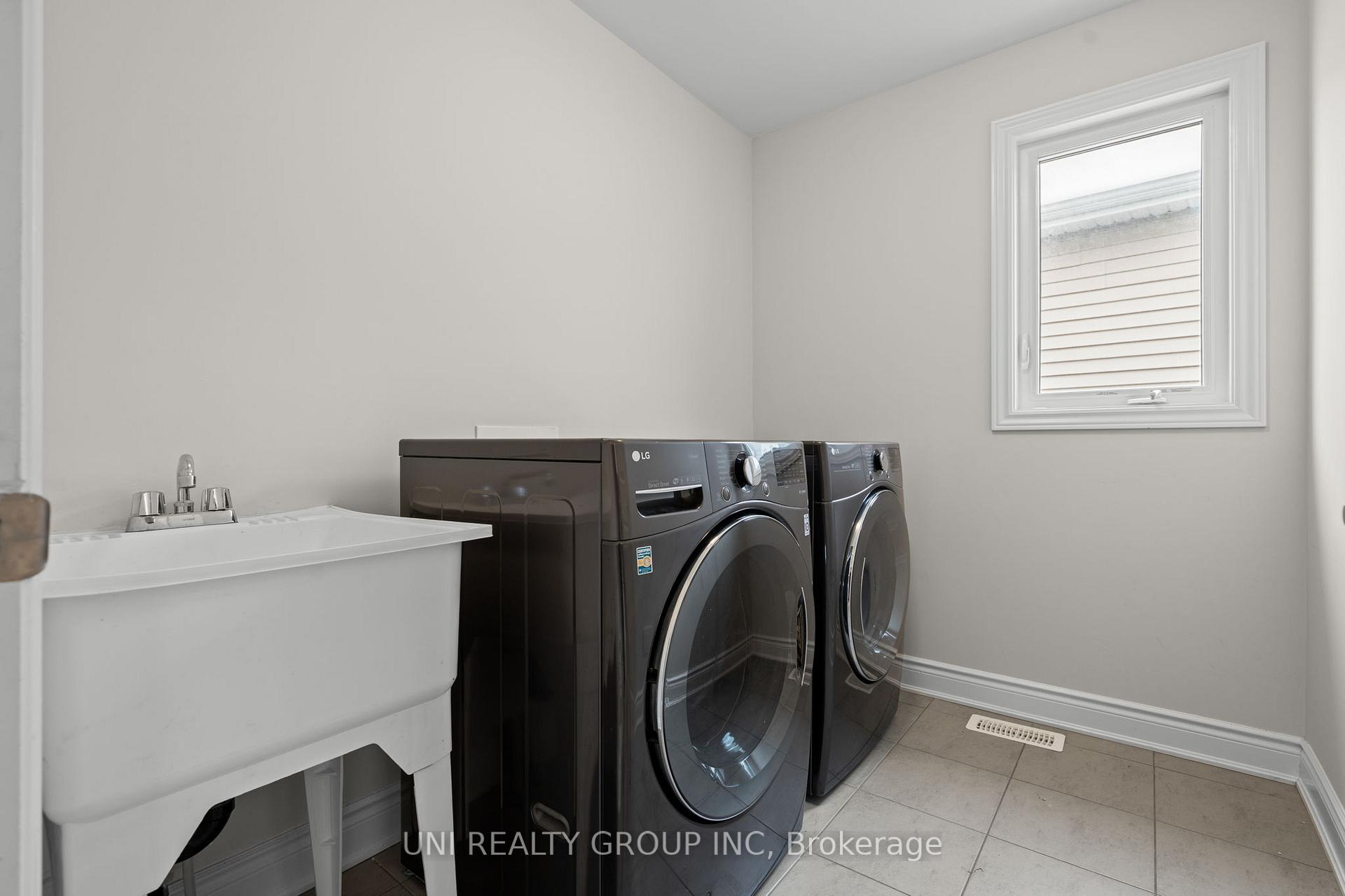 Photo 35 of 143 Celestial Grove, Ottawa, Barrhaven - Half Moon Bay — HOMEH