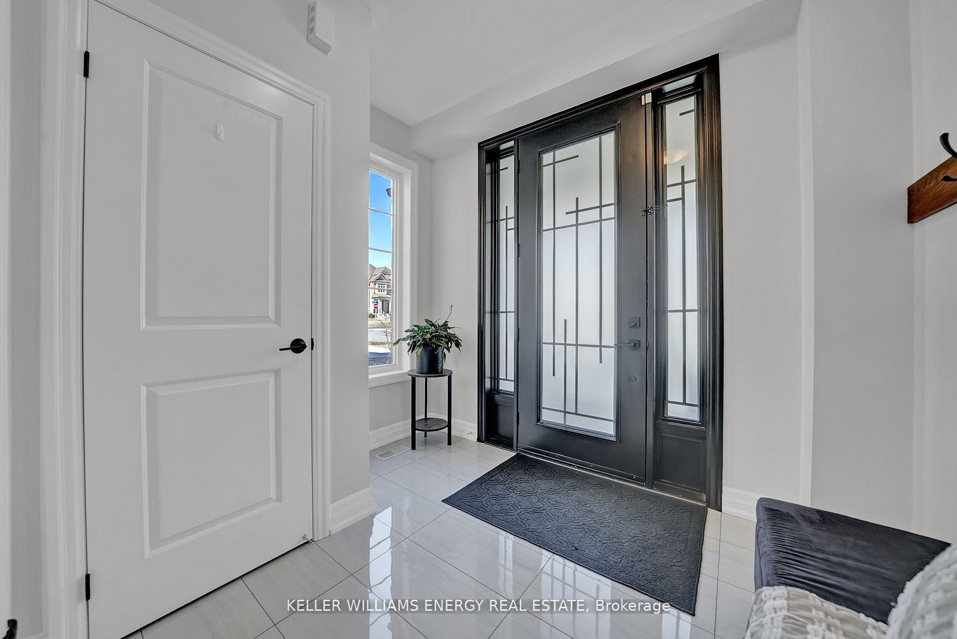 Photo 4 of 6 Hayeraft Street, Whitby, Williamsburg — HOMEH