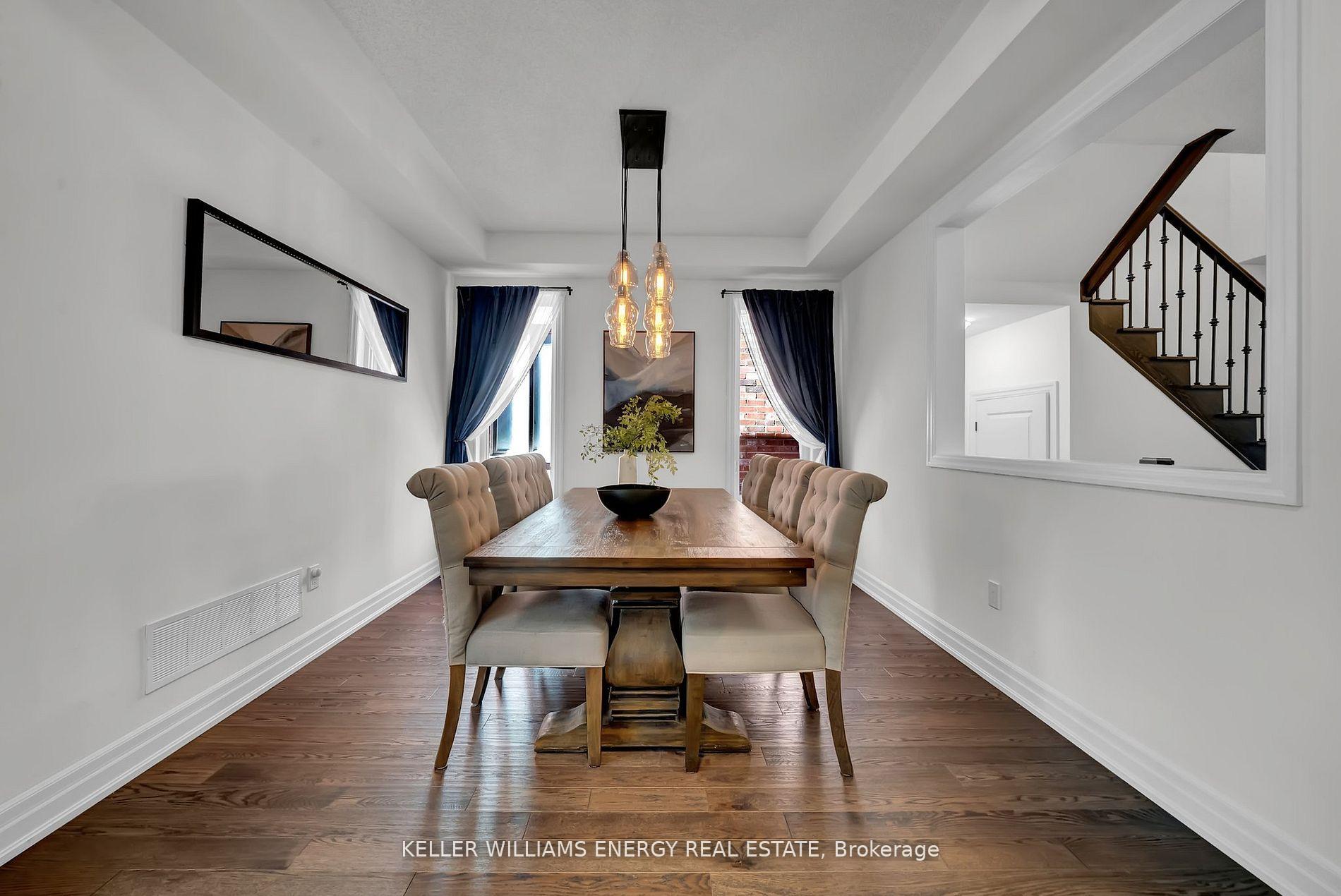 Photo 7 of 6 Hayeraft Street, Whitby, Williamsburg — HOMEH