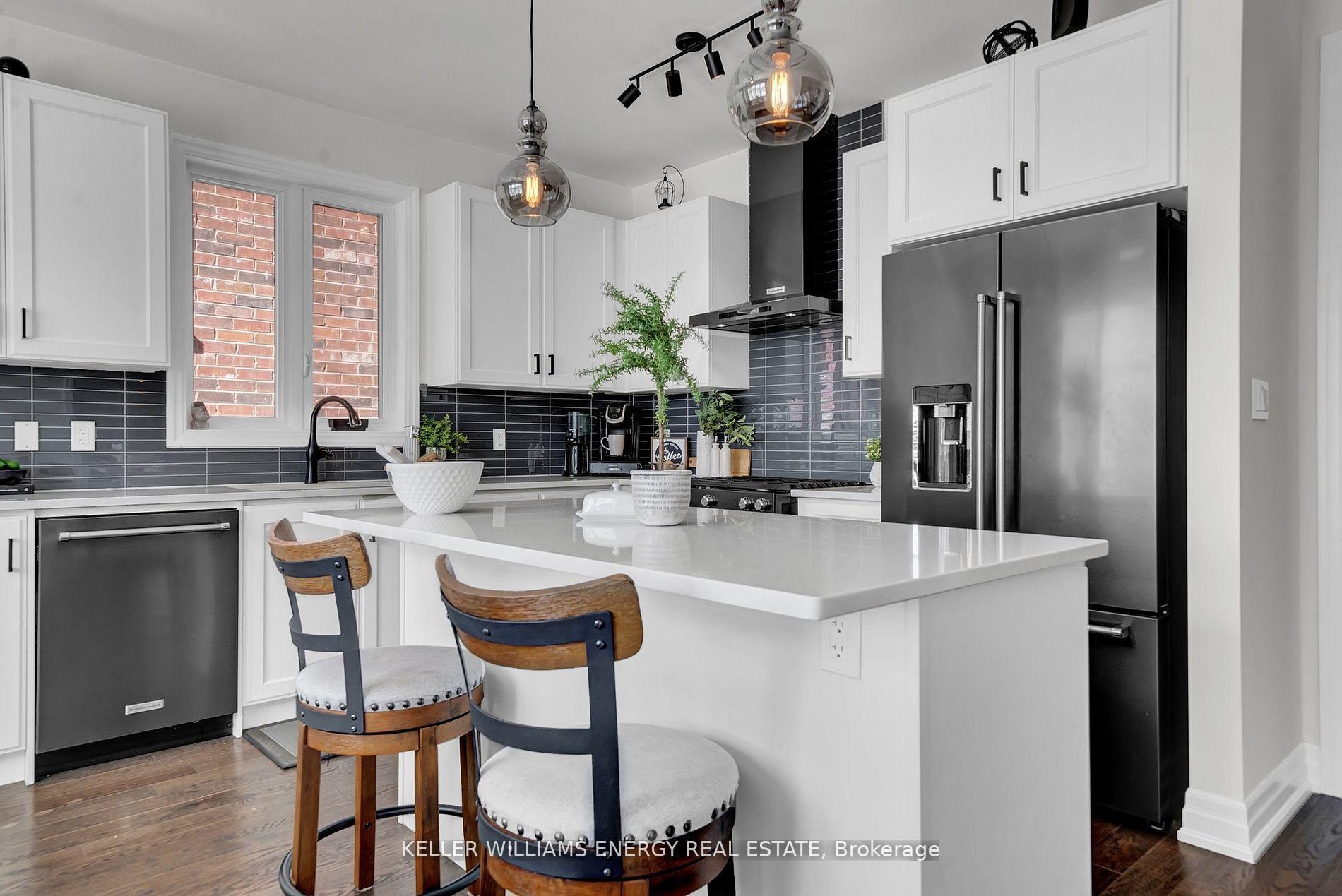 Photo 17 of 6 Hayeraft Street, Whitby, Williamsburg — HOMEH