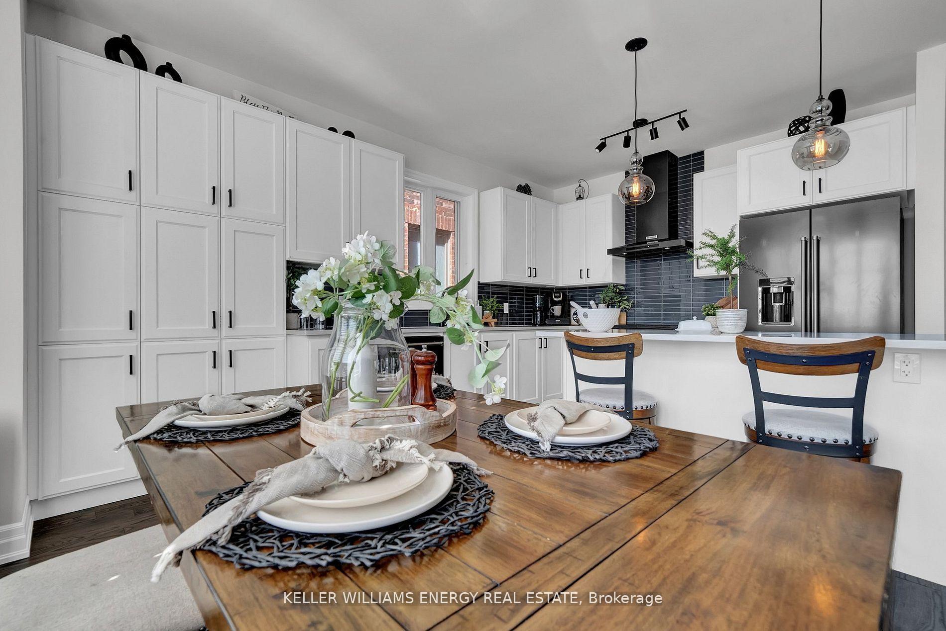 Photo 19 of 6 Hayeraft Street, Whitby, Williamsburg — HOMEH