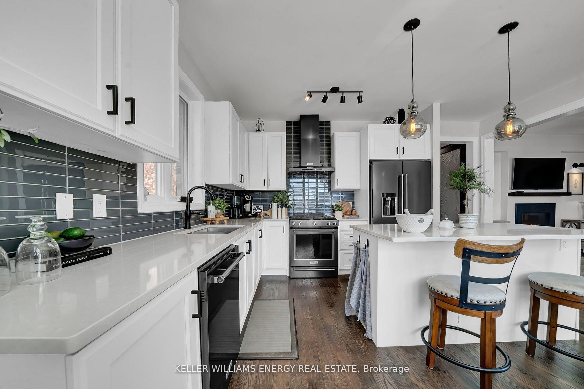 Photo 21 of 6 Hayeraft Street, Whitby, Williamsburg — HOMEH