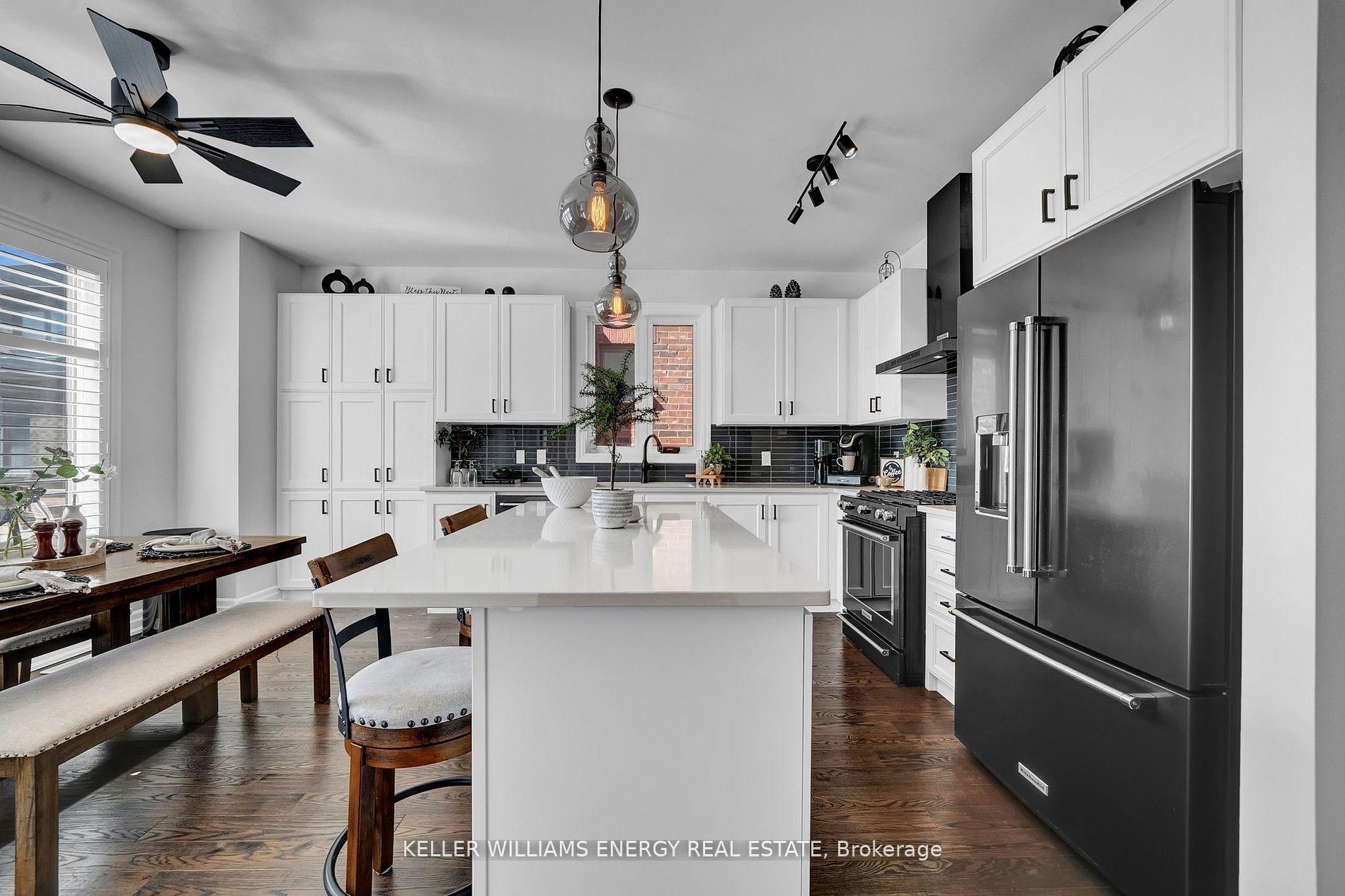 Photo 24 of 6 Hayeraft Street, Whitby, Williamsburg — HOMEH