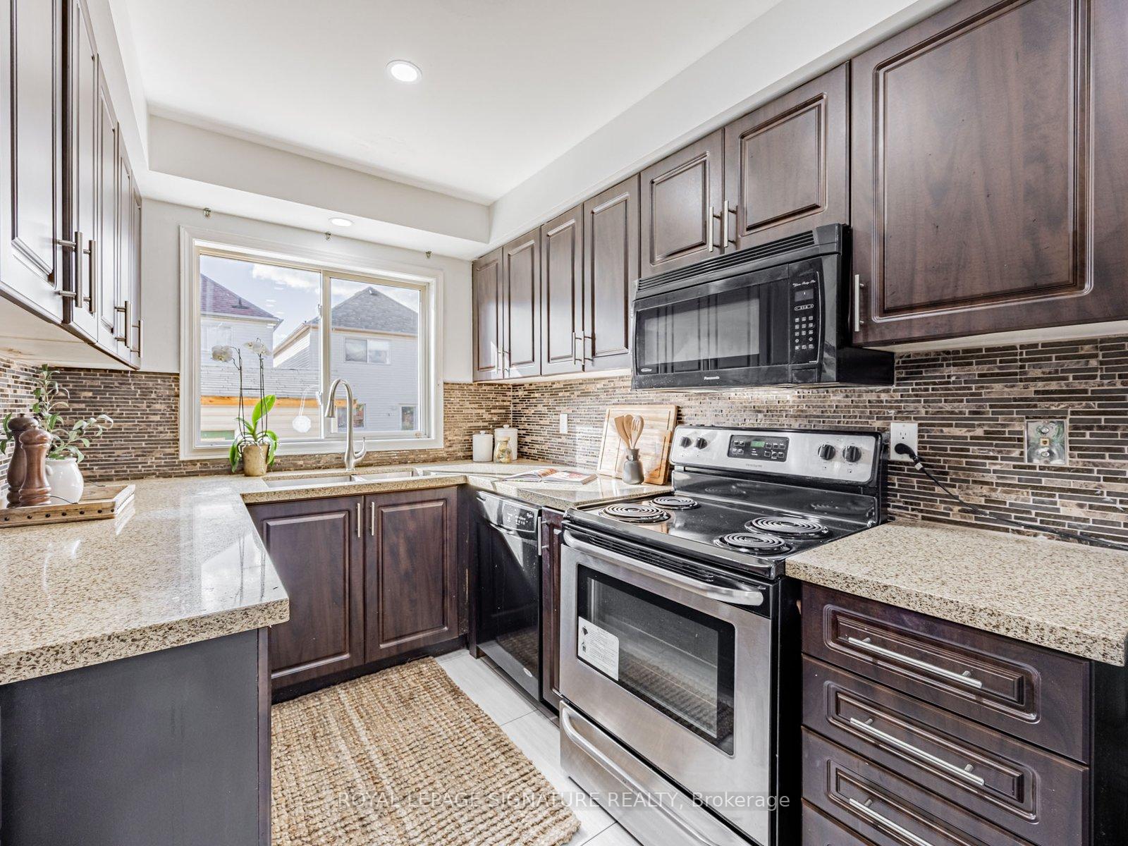 Photo 7 of 39 Lax Avenue, Ajax, Central — HOMEH