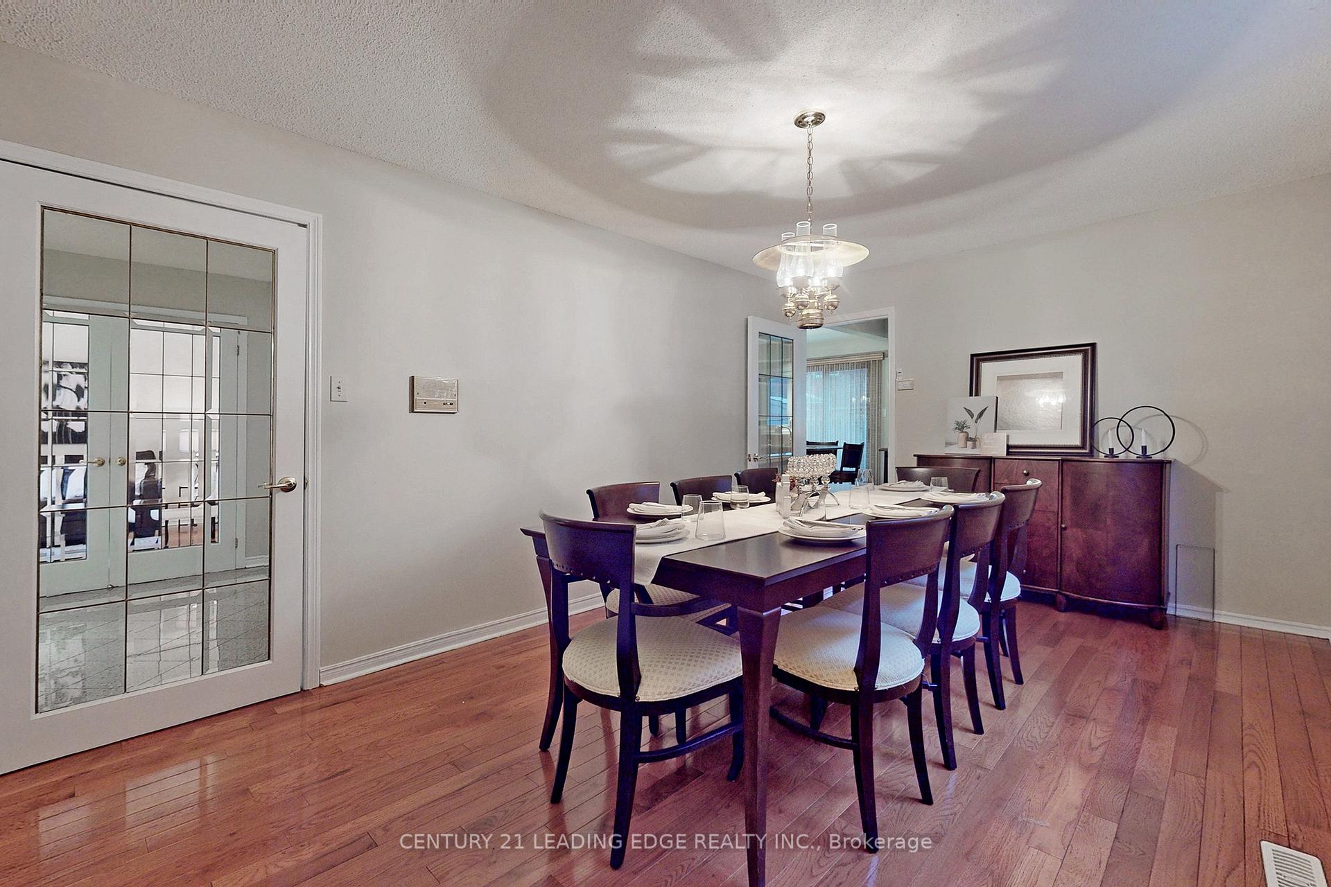 Photo 6 of 120 Elson Street, Markham, Middlefield — HOMEH