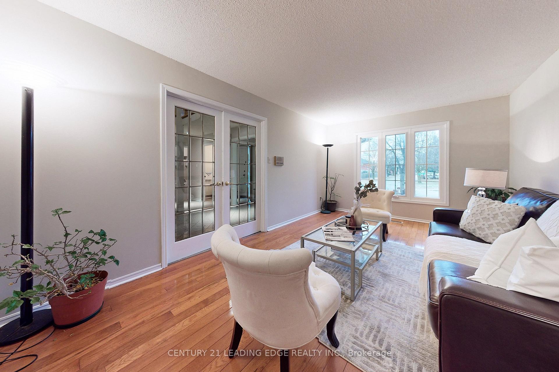 Photo 7 of 120 Elson Street, Markham, Middlefield — HOMEH