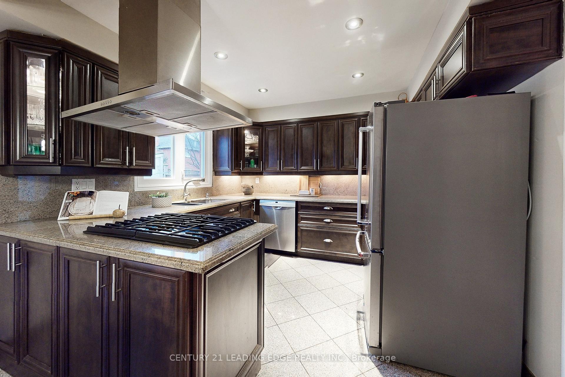 Photo 11 of 120 Elson Street, Markham, Middlefield — HOMEH