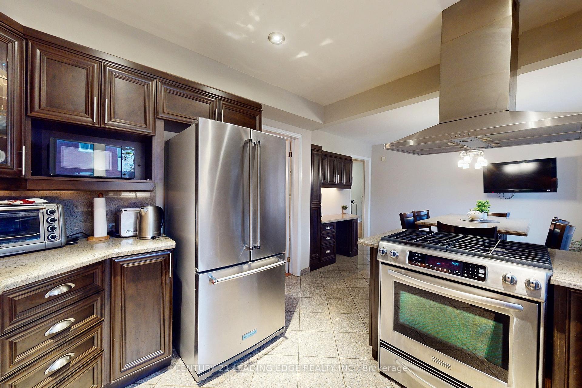 Photo 13 of 120 Elson Street, Markham, Middlefield — HOMEH