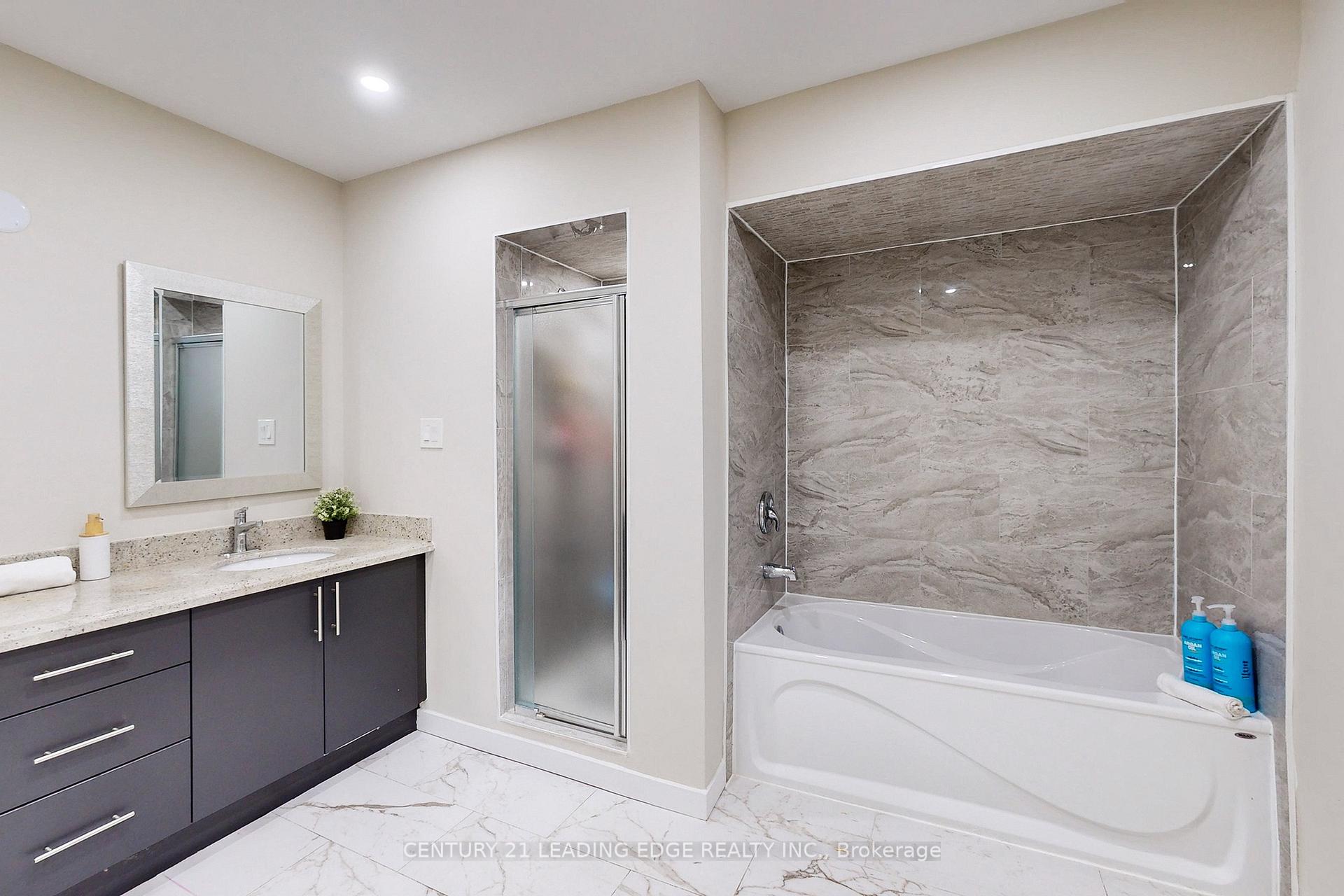 Photo 17 of 120 Elson Street, Markham, Middlefield — HOMEH