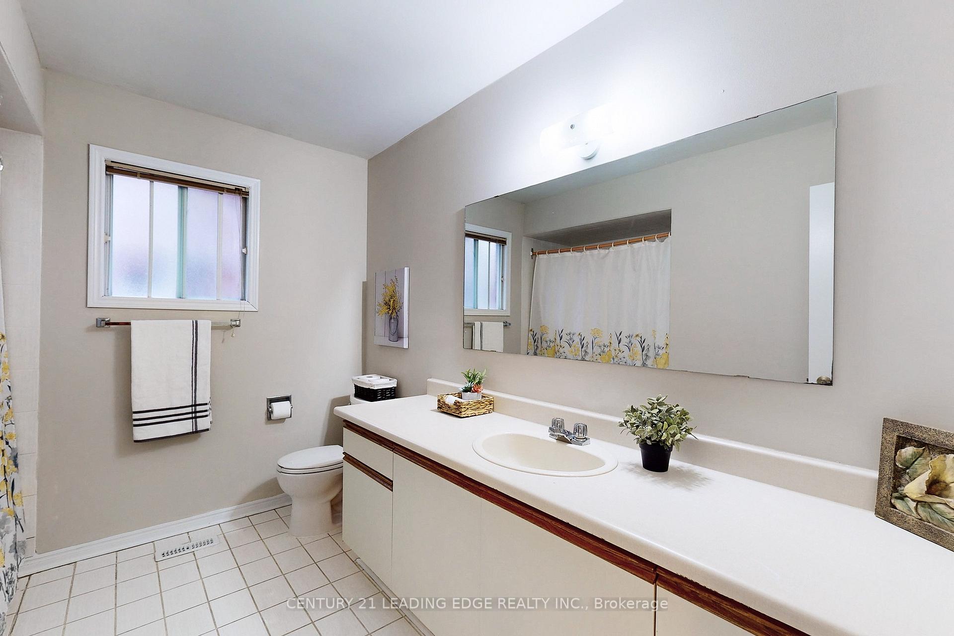 Photo 24 of 120 Elson Street, Markham, Middlefield — HOMEH