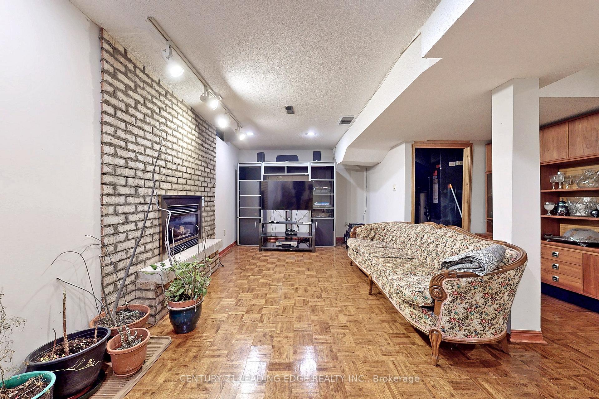 Photo 28 of 120 Elson Street, Markham, Middlefield — HOMEH