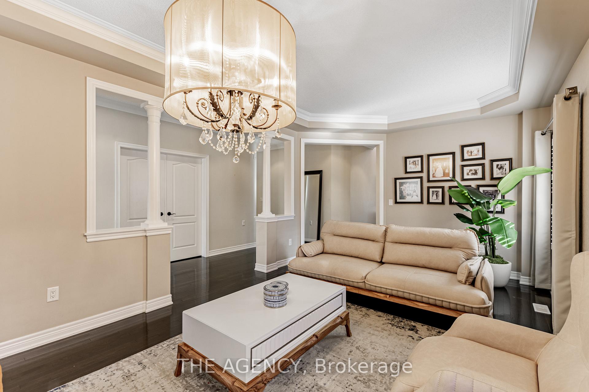 Photo 4 of 33 Ascalon Drive, Vaughan, Patterson — HOMEH