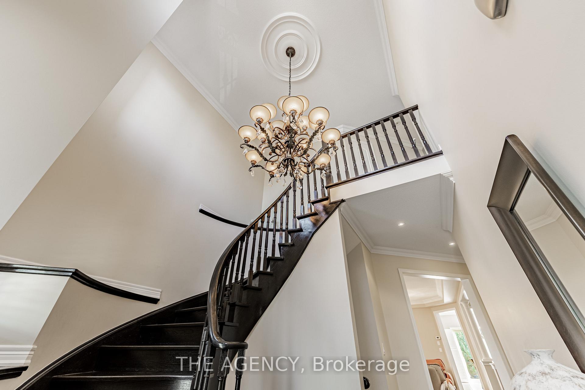 Photo 11 of 33 Ascalon Drive, Vaughan, Patterson — HOMEH