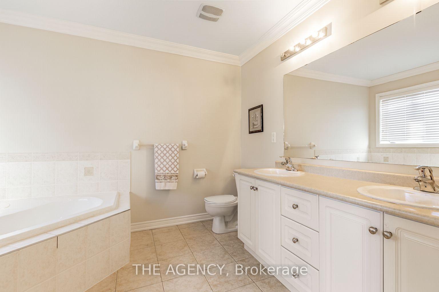 Photo 15 of 33 Ascalon Drive, Vaughan, Patterson — HOMEH