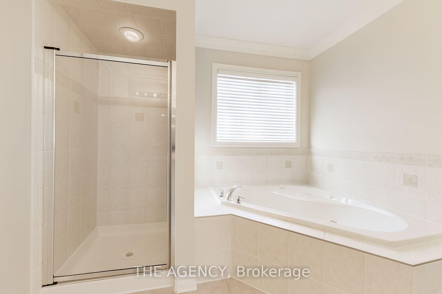 Photo 16 of 33 Ascalon Drive, Vaughan, Patterson — HOMEH