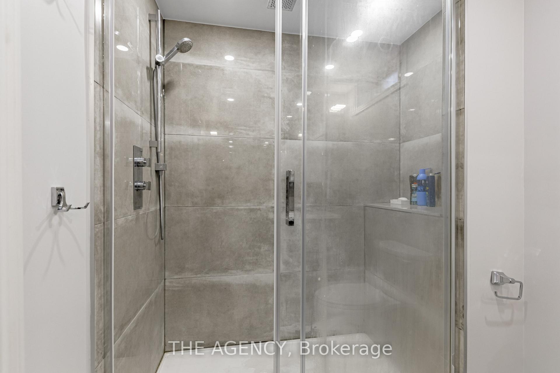 Photo 30 of 33 Ascalon Drive, Vaughan, Patterson — HOMEH