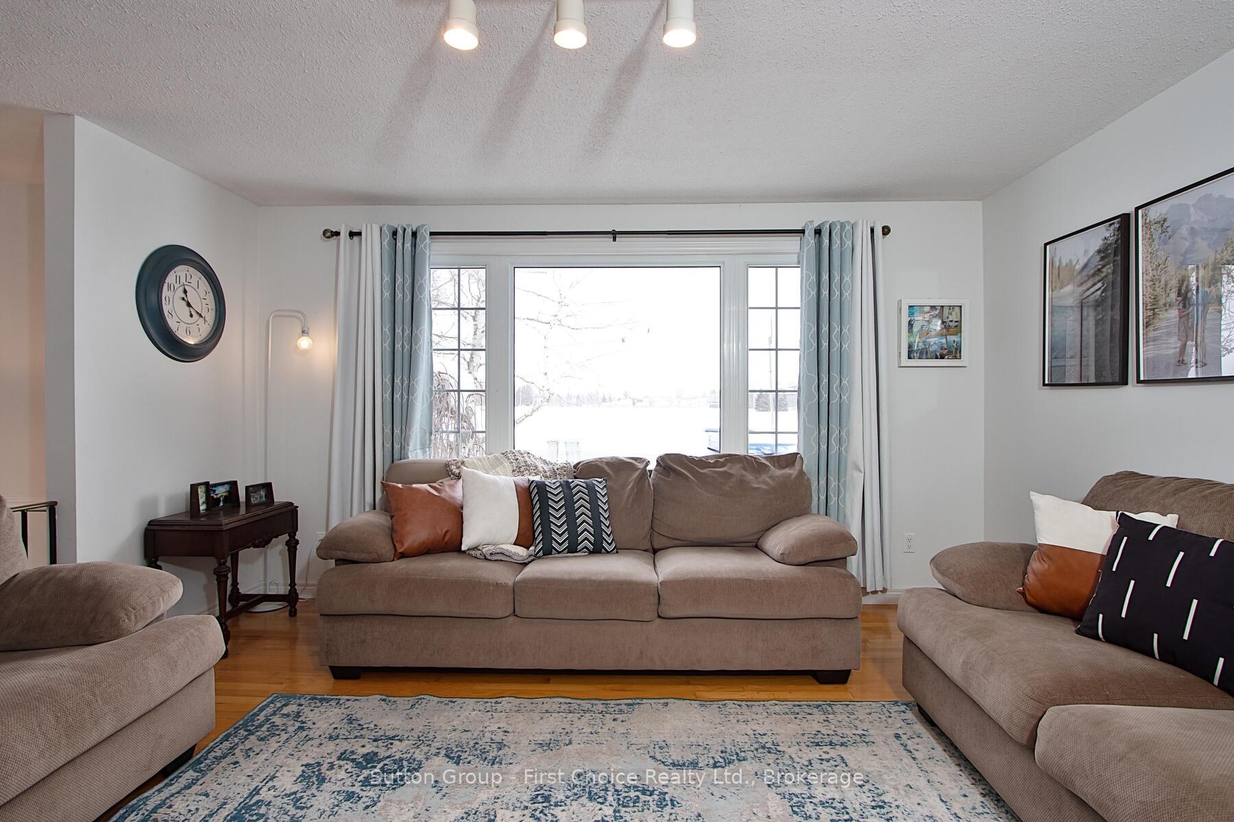 Photo 6 of 6077 Frank Street, West Perth, Fullarton — HOMEH