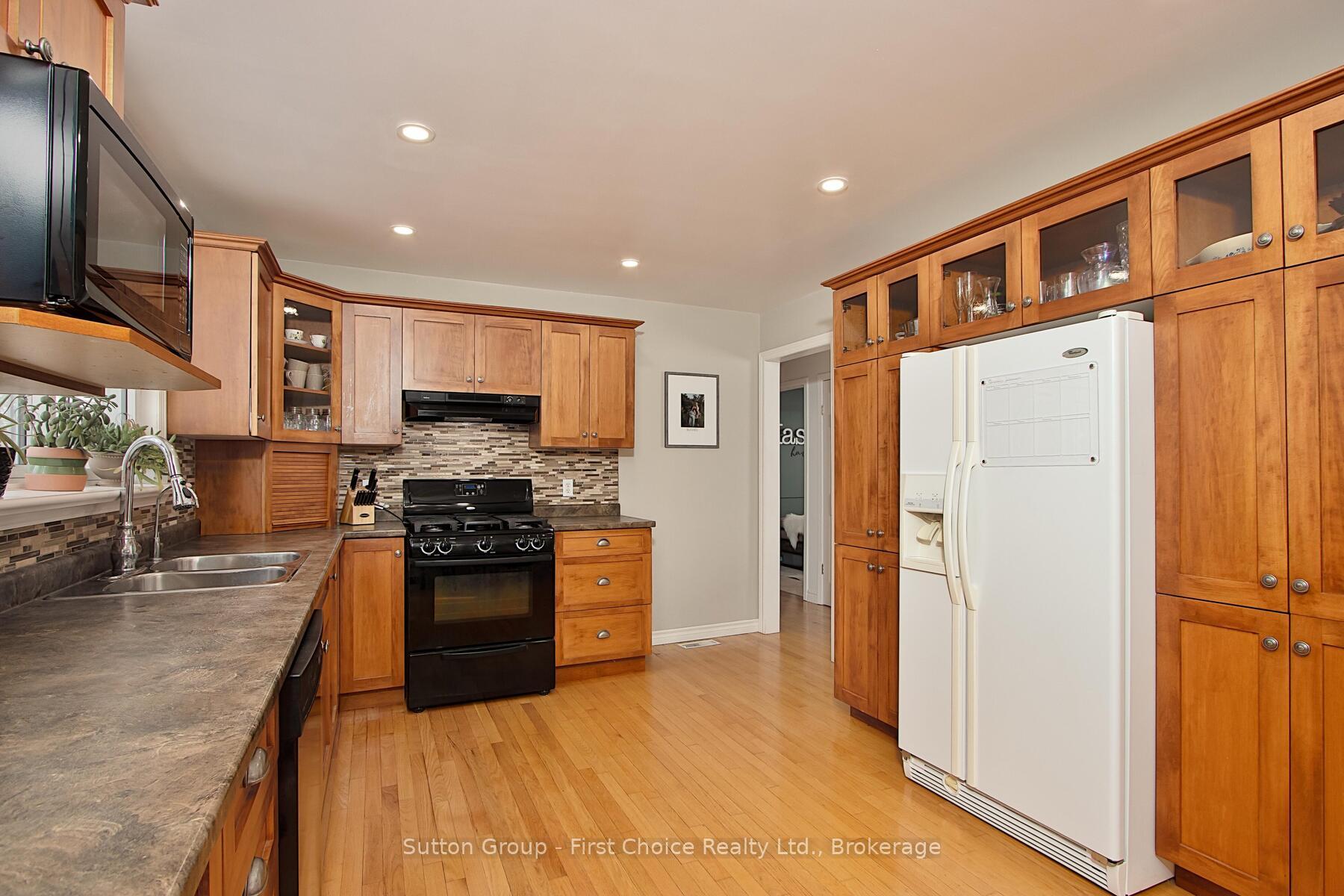 Photo 9 of 6077 Frank Street, West Perth, Fullarton — HOMEH