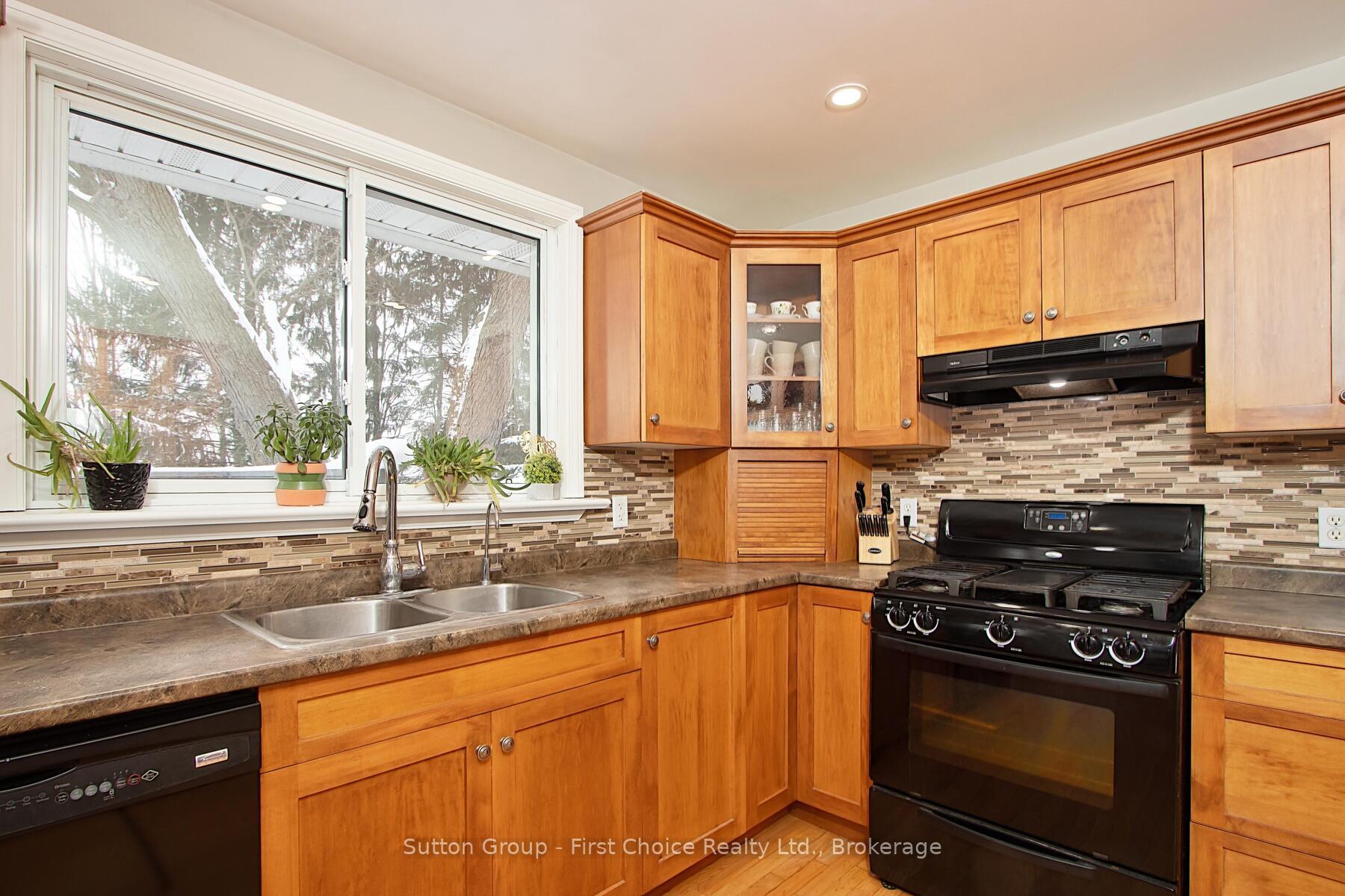 Photo 12 of 6077 Frank Street, West Perth, Fullarton — HOMEH