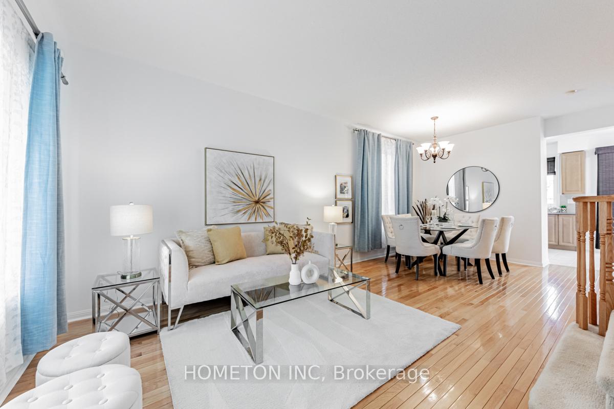 Photo 4 of 30 Sarum Crescent, Markham, Berczy — HOMEH