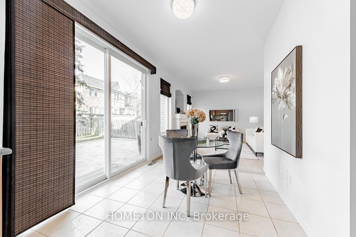 Photo 12 of 30 Sarum Crescent, Markham, Berczy — HOMEH