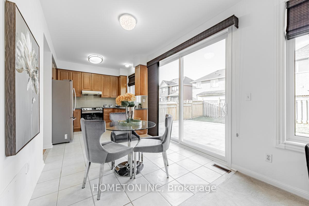 Photo 13 of 30 Sarum Crescent, Markham, Berczy — HOMEH