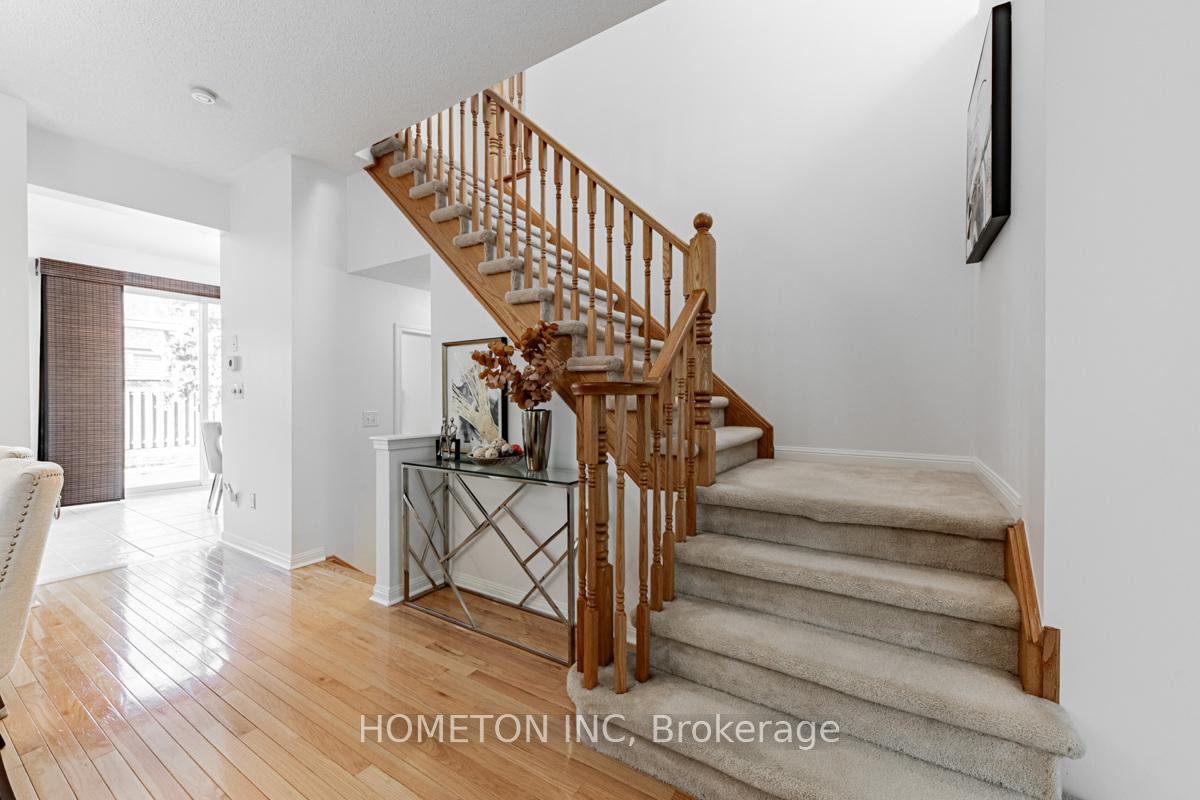 Photo 17 of 30 Sarum Crescent, Markham, Berczy — HOMEH