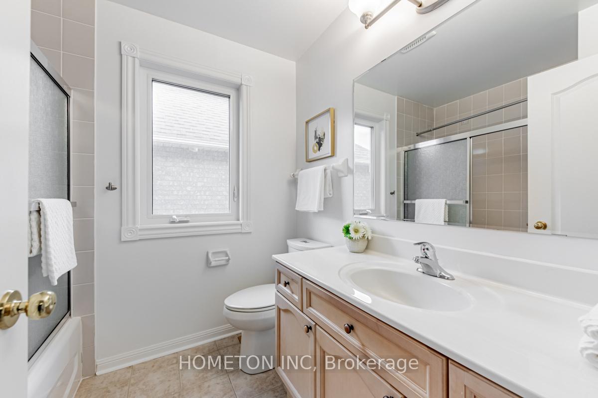 Photo 21 of 30 Sarum Crescent, Markham, Berczy — HOMEH