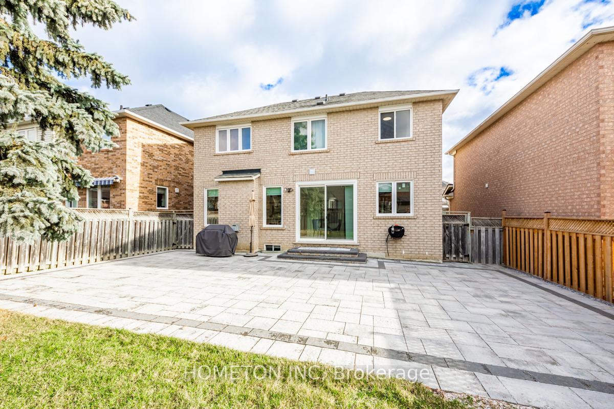 Photo 33 of 30 Sarum Crescent, Markham, Berczy — HOMEH