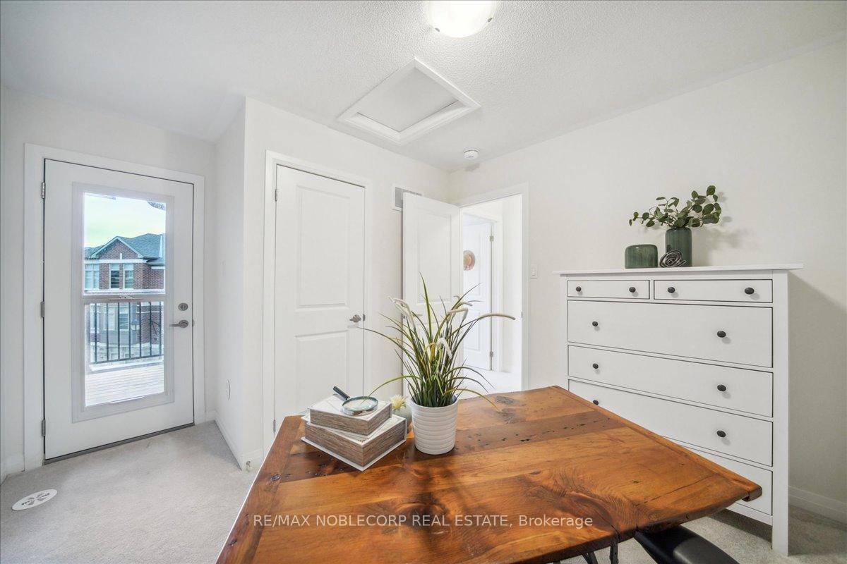 Photo 5 of 53 Carneros Way, Markham, Cedar Grove — HOMEH