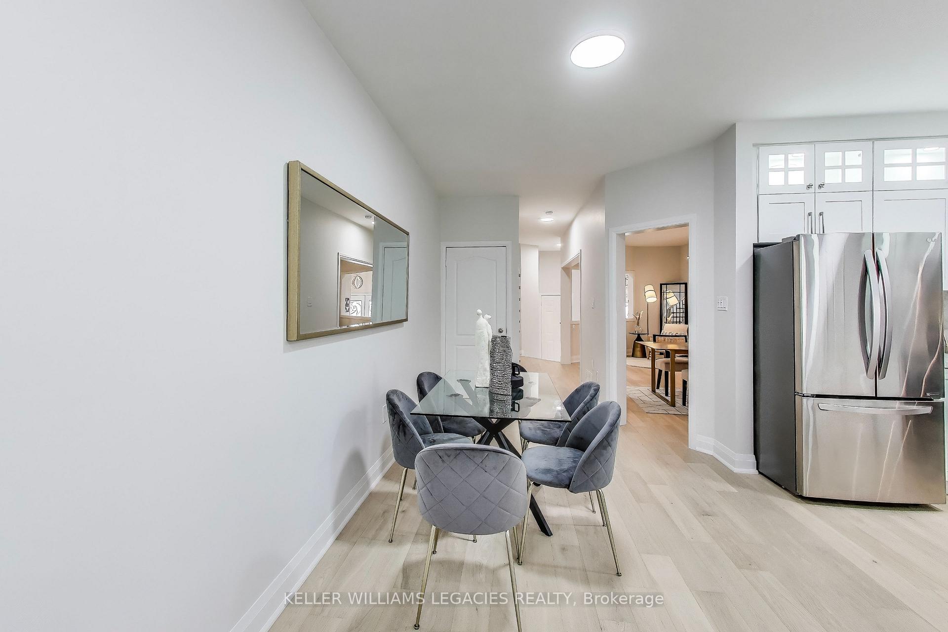 Photo 8 of 12 Tuscana Boulevard, Vaughan, Patterson — HOMEH