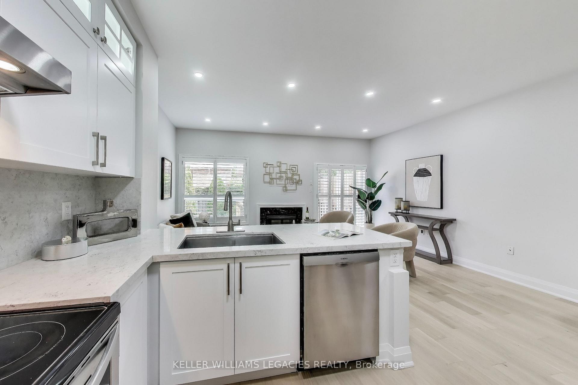 Photo 10 of 12 Tuscana Boulevard, Vaughan, Patterson — HOMEH
