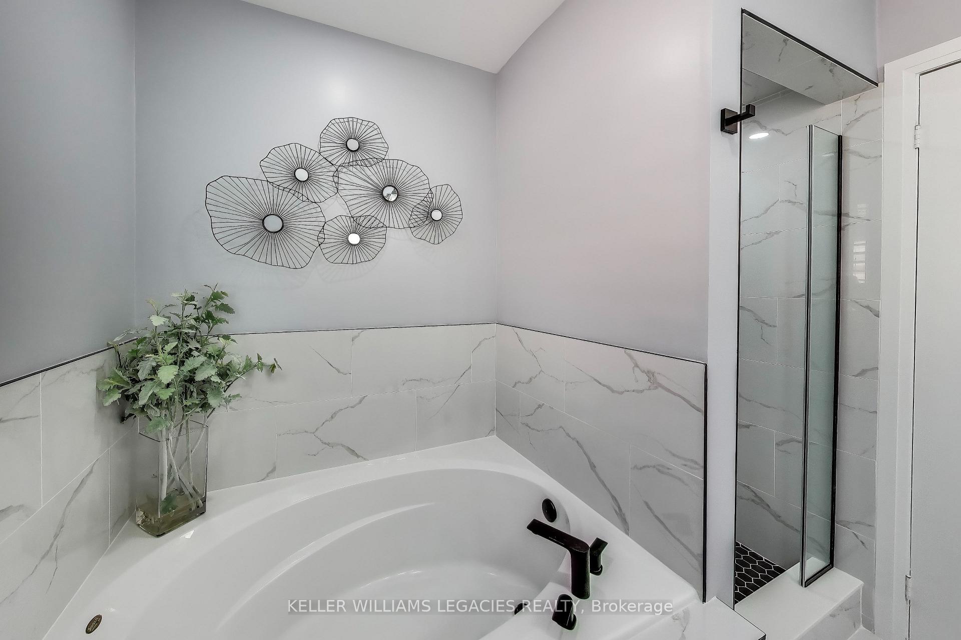 Photo 21 of 12 Tuscana Boulevard, Vaughan, Patterson — HOMEH