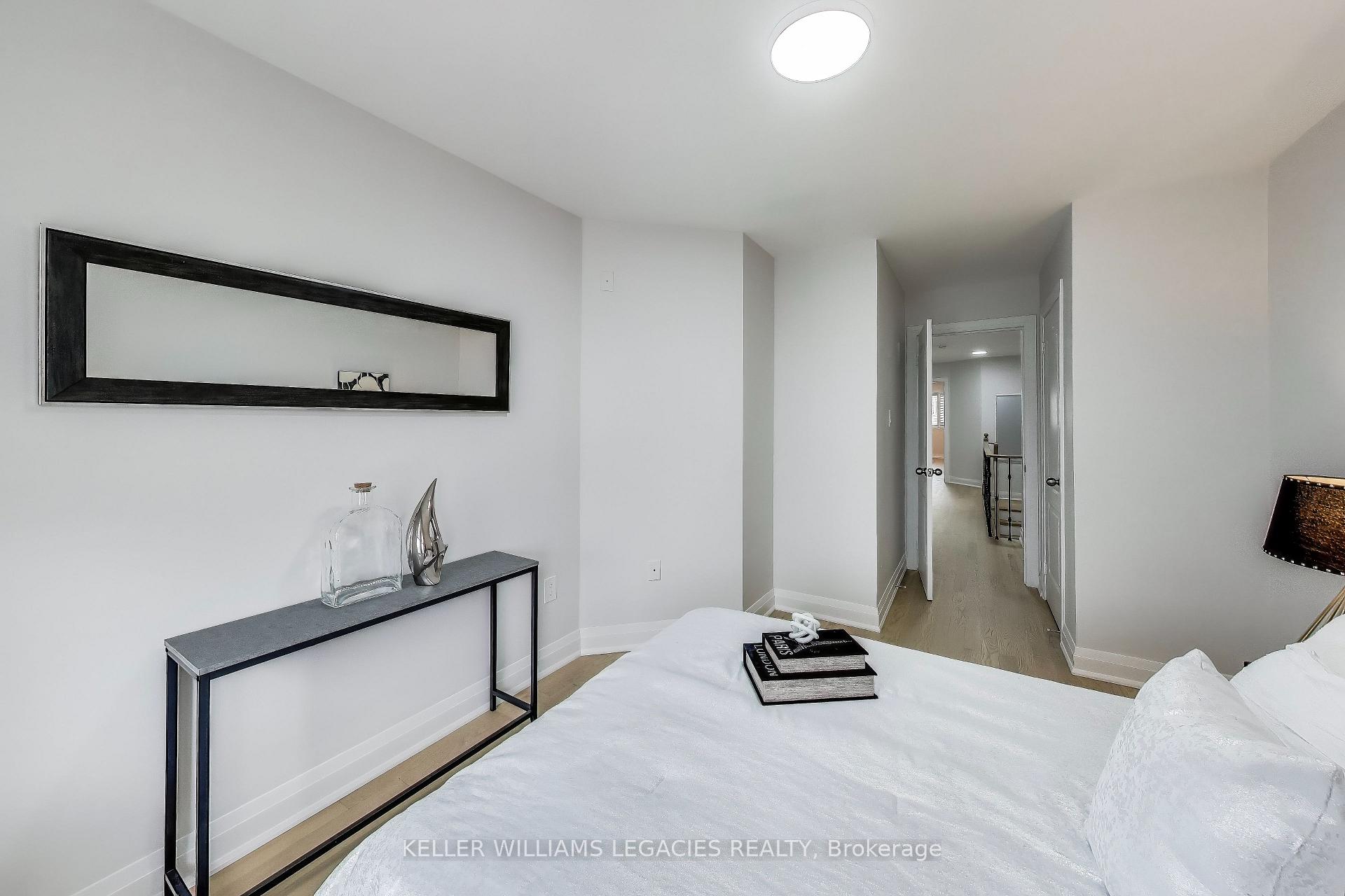 Photo 25 of 12 Tuscana Boulevard, Vaughan, Patterson — HOMEH