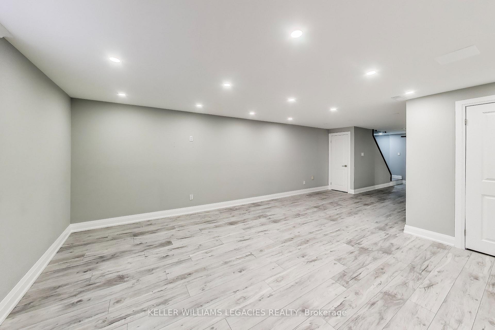 Photo 31 of 12 Tuscana Boulevard, Vaughan, Patterson — HOMEH
