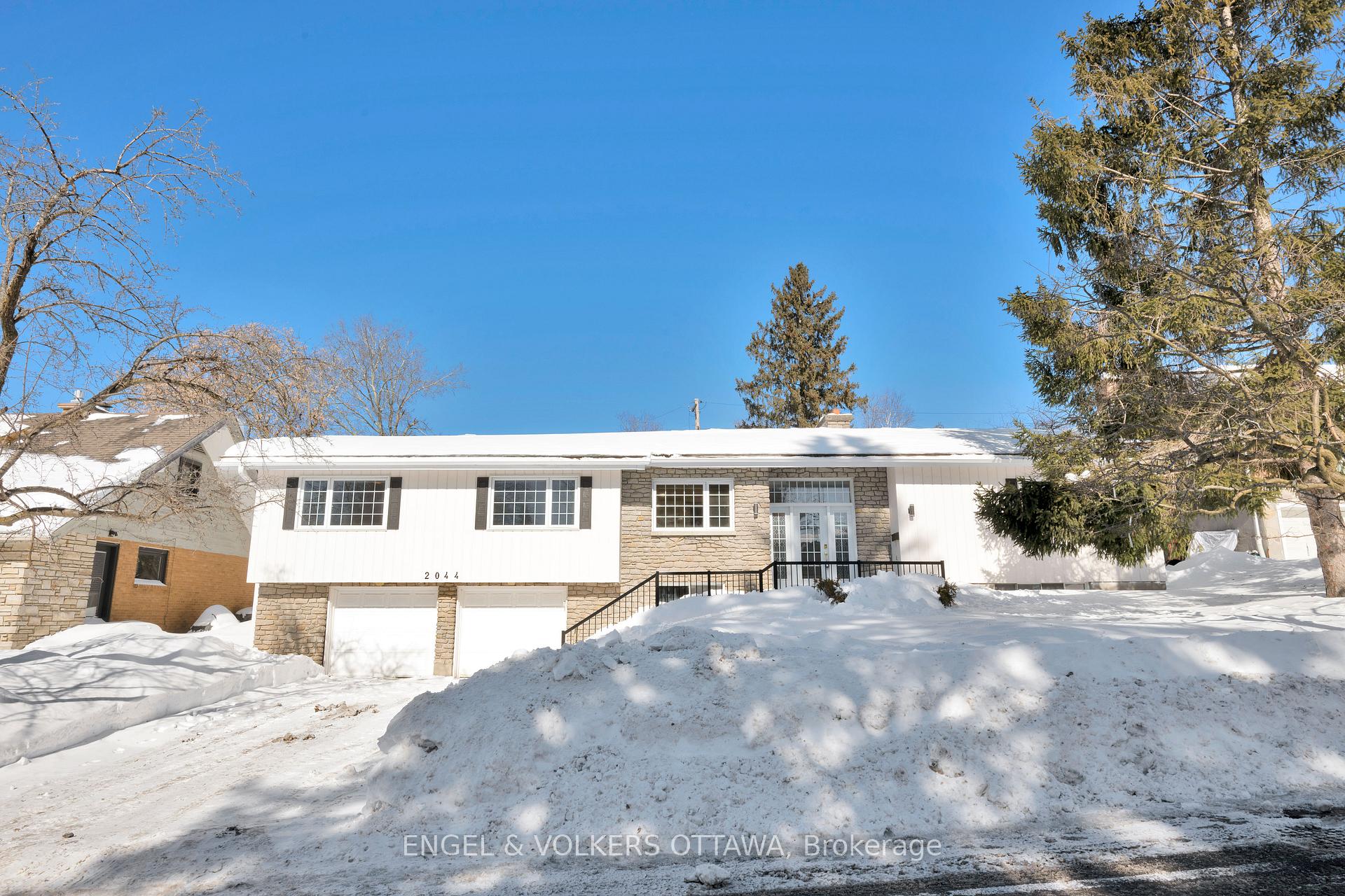 Photo 1 of 2044 Chalmers Road, Ottawa, Faircrest Heights — HOMEH