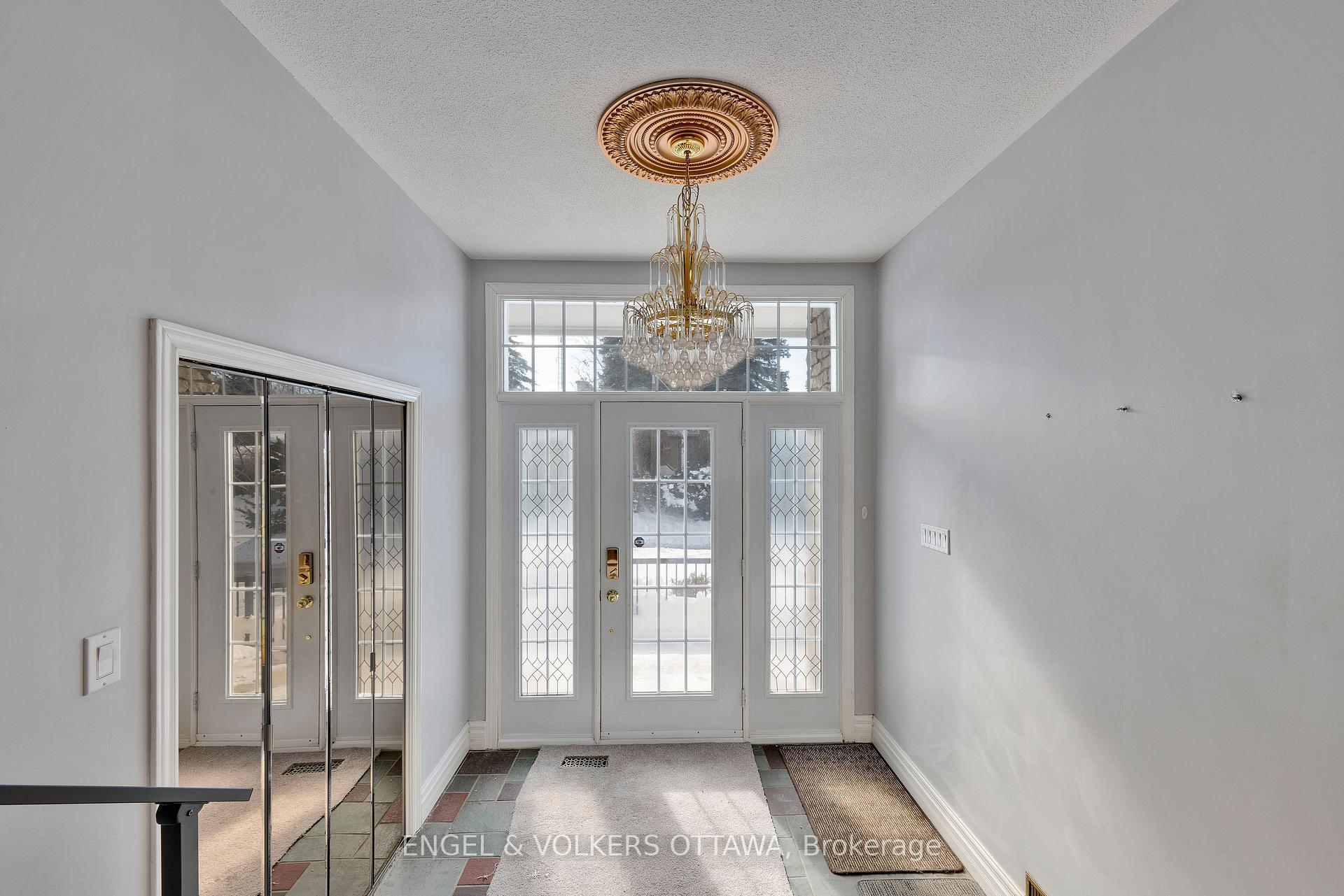 Photo 2 of 2044 Chalmers Road, Ottawa, Faircrest Heights — HOMEH