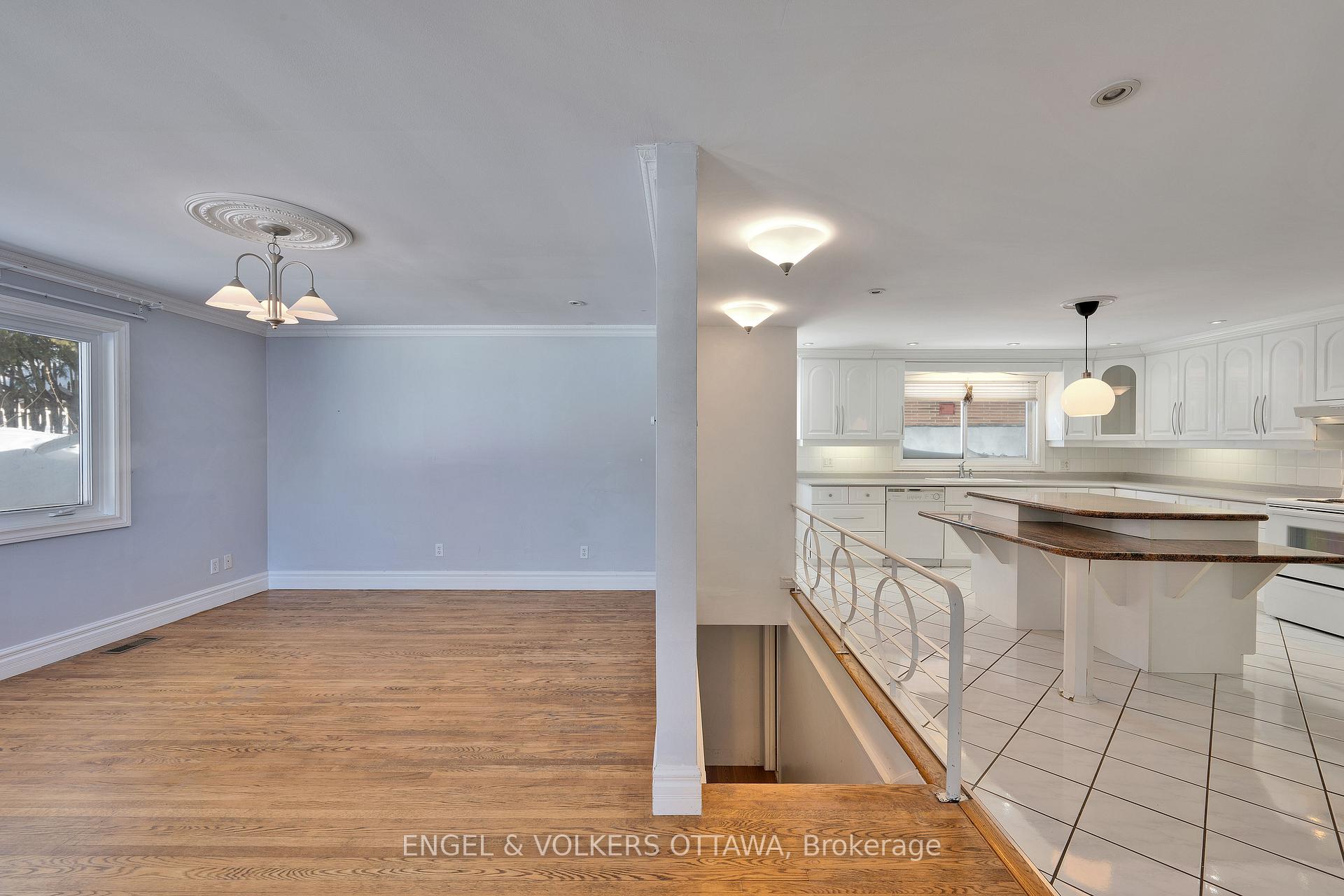 Photo 7 of 2044 Chalmers Road, Ottawa, Faircrest Heights — HOMEH
