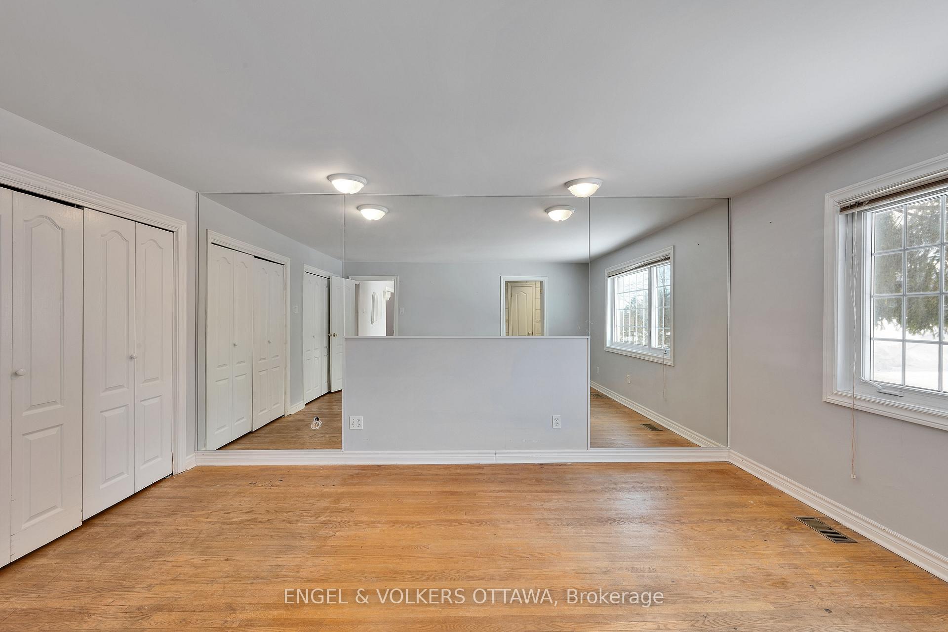 Photo 13 of 2044 Chalmers Road, Ottawa, Faircrest Heights — HOMEH