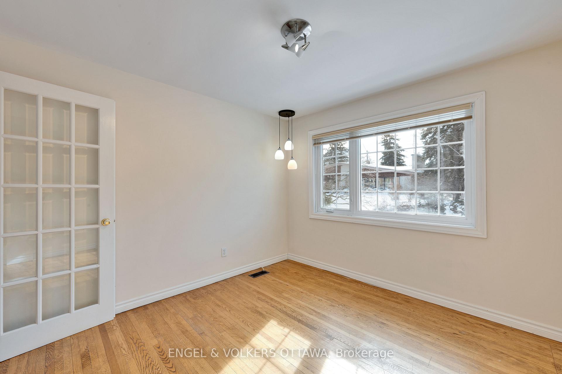 Photo 18 of 2044 Chalmers Road, Ottawa, Faircrest Heights — HOMEH
