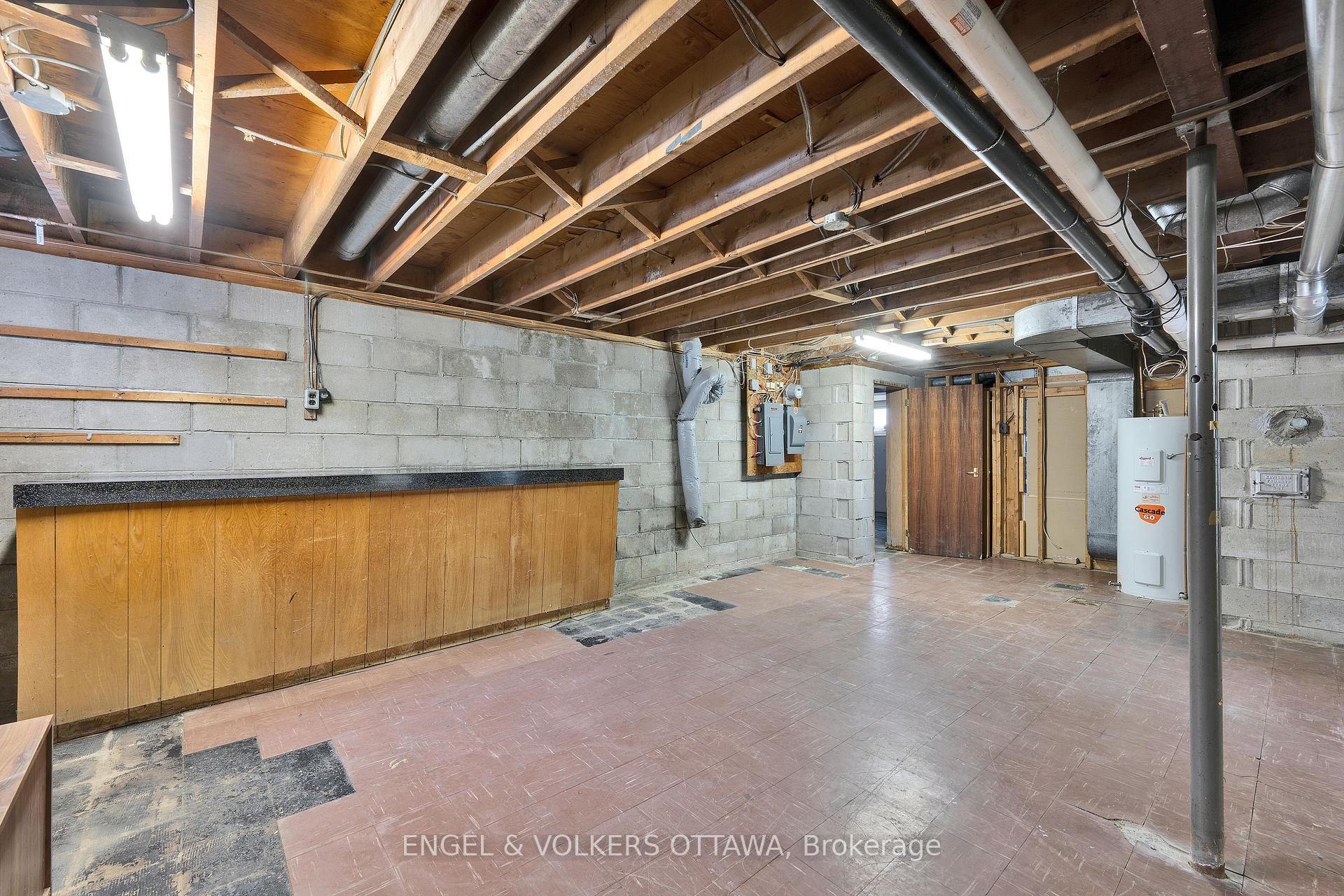 Photo 35 of 2044 Chalmers Road, Ottawa, Faircrest Heights — HOMEH