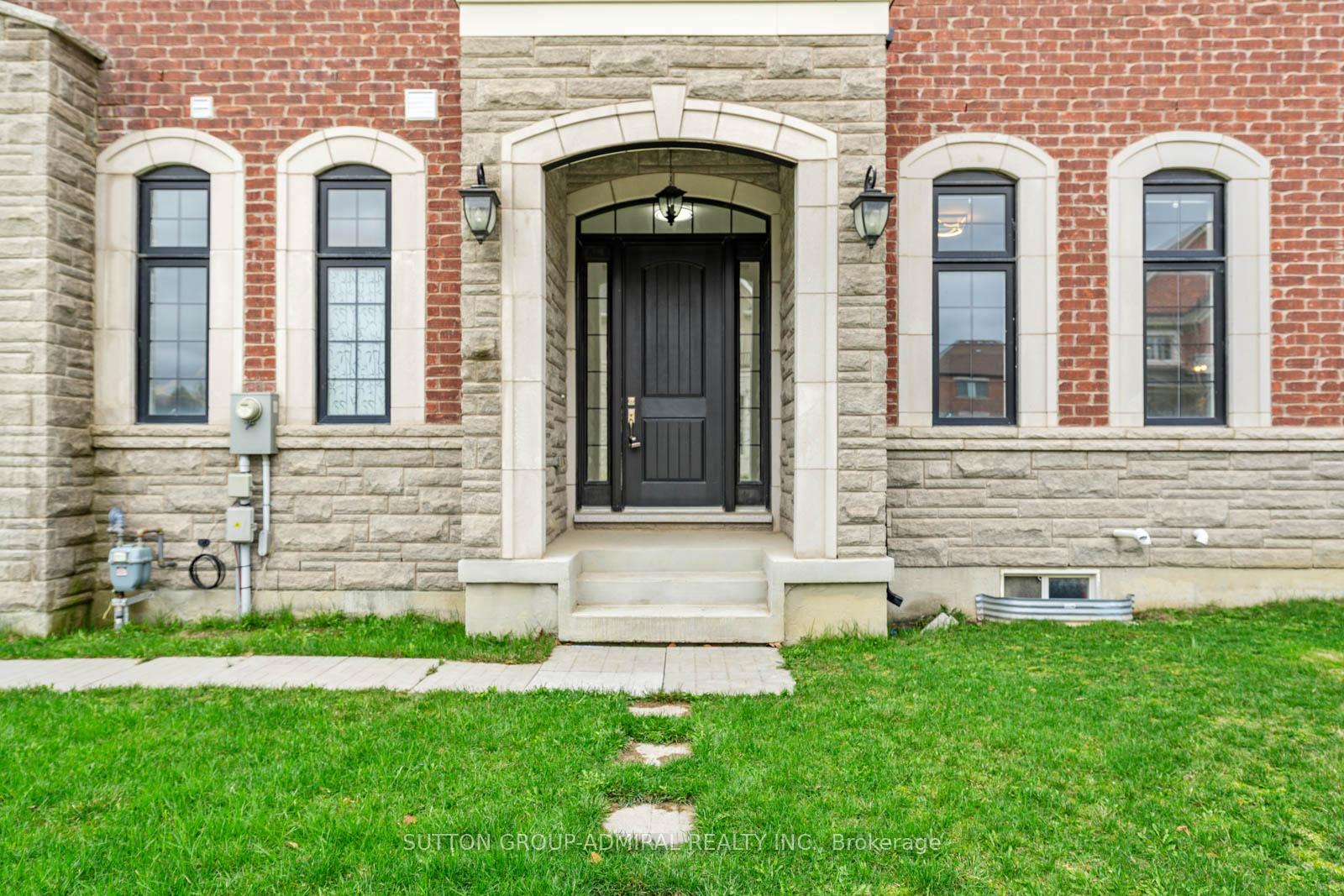 Photo 2 of 137 Faust Ridge, Vaughan, Kleinburg — HOMEH
