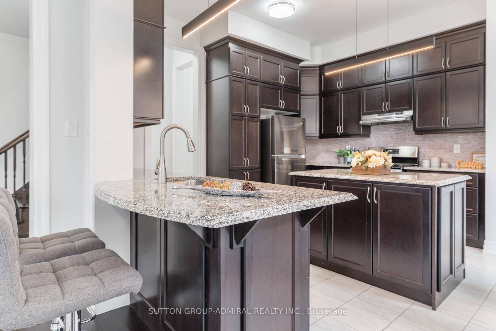 Photo 14 of 137 Faust Ridge, Vaughan, Kleinburg — HOMEH