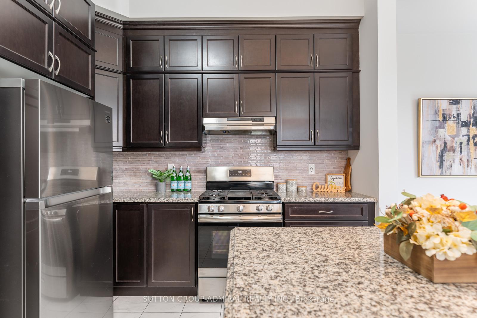 Photo 17 of 137 Faust Ridge, Vaughan, Kleinburg — HOMEH