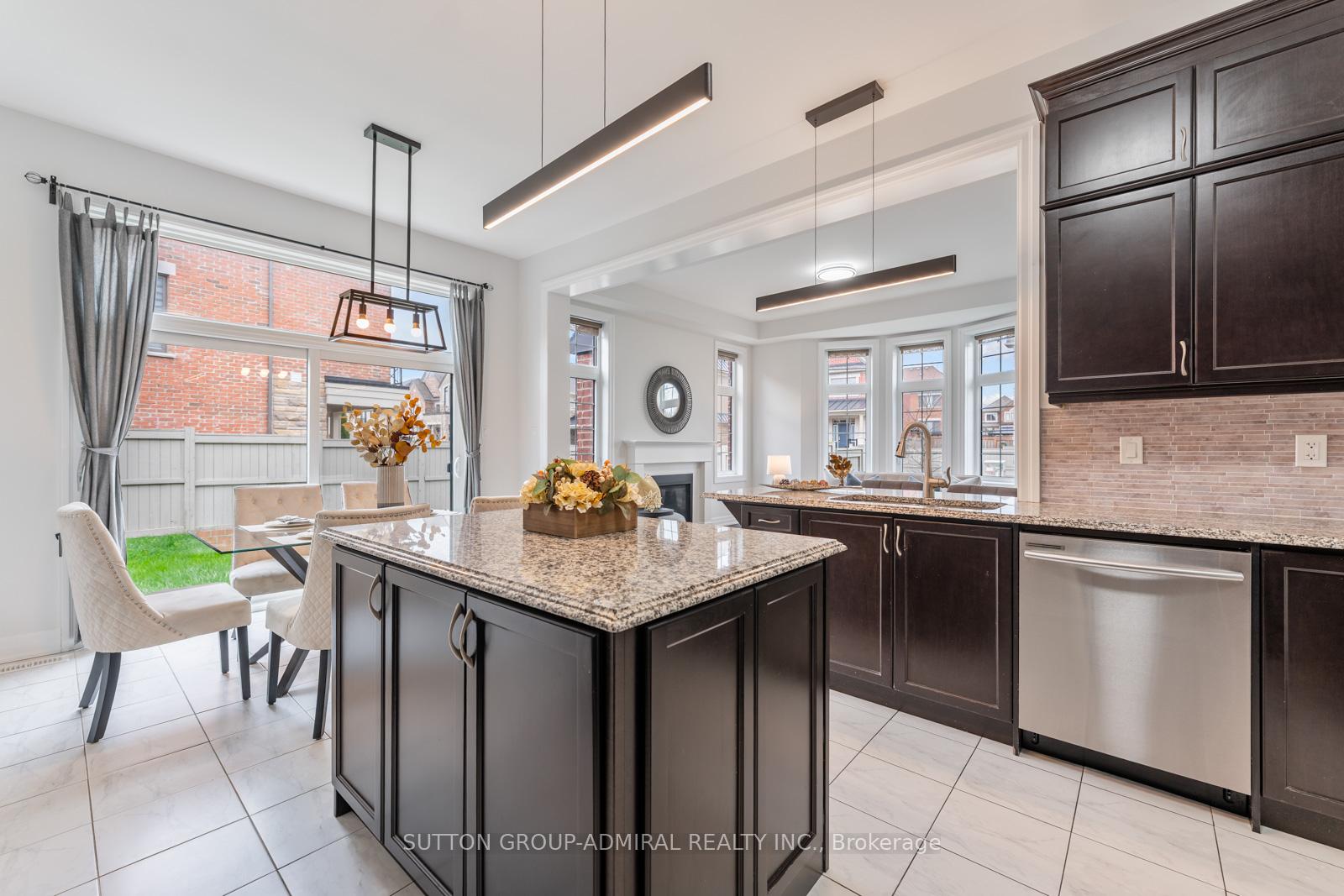 Photo 18 of 137 Faust Ridge, Vaughan, Kleinburg — HOMEH