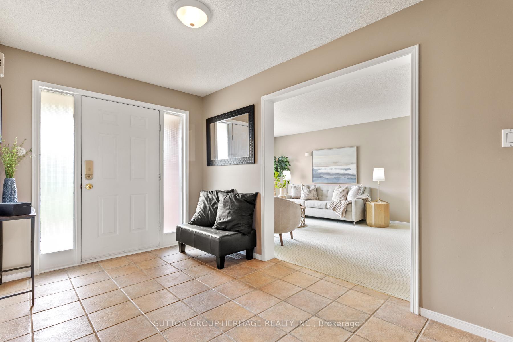 Photo 4 of 16 Winter Court, Whitby, Blue Grass Meadows — HOMEH