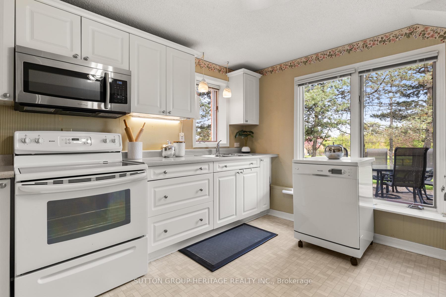 Photo 41 of 16 Winter Court, Whitby, Blue Grass Meadows — HOMEH
